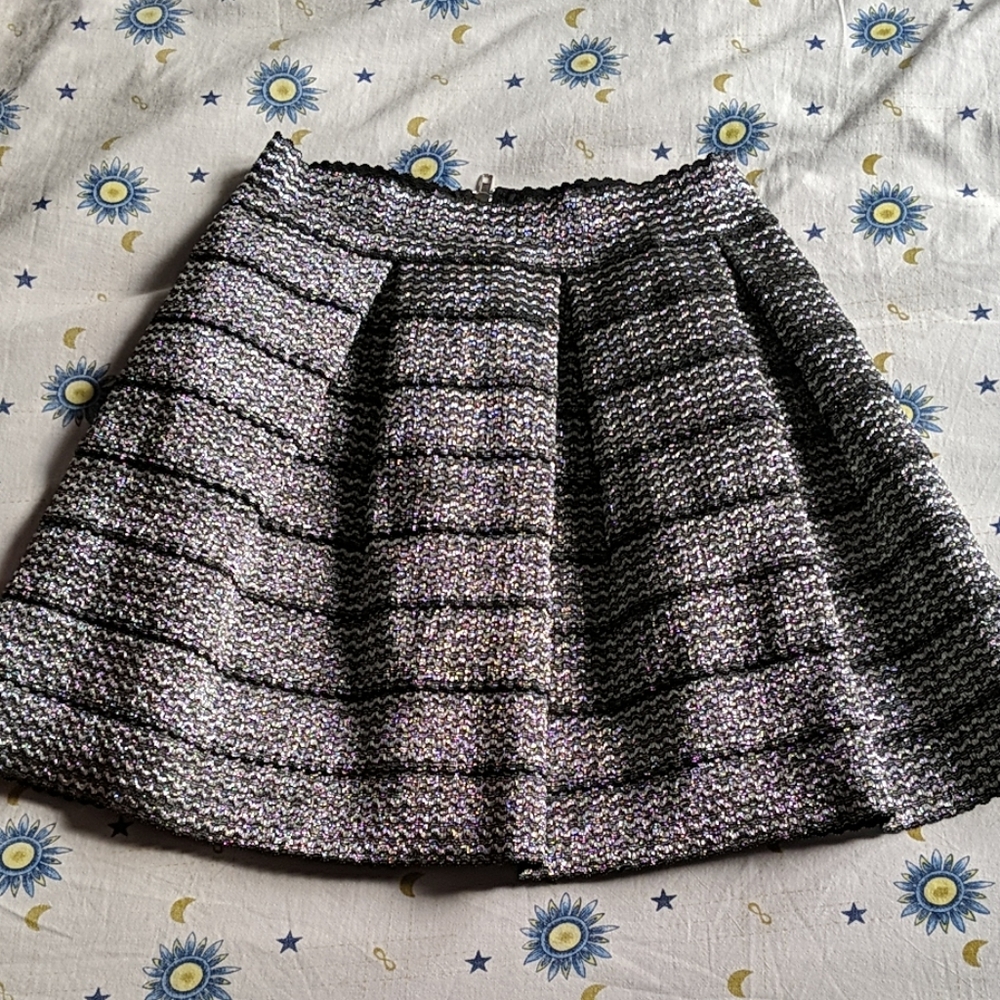 Silver metallic structured skirt Size M